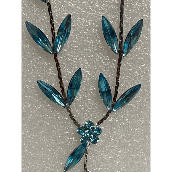 Aqua BLUE ROSE ACRYLIC CRYSTAL NECKLACE AND EARRINGS SET - Picture 2 of 4